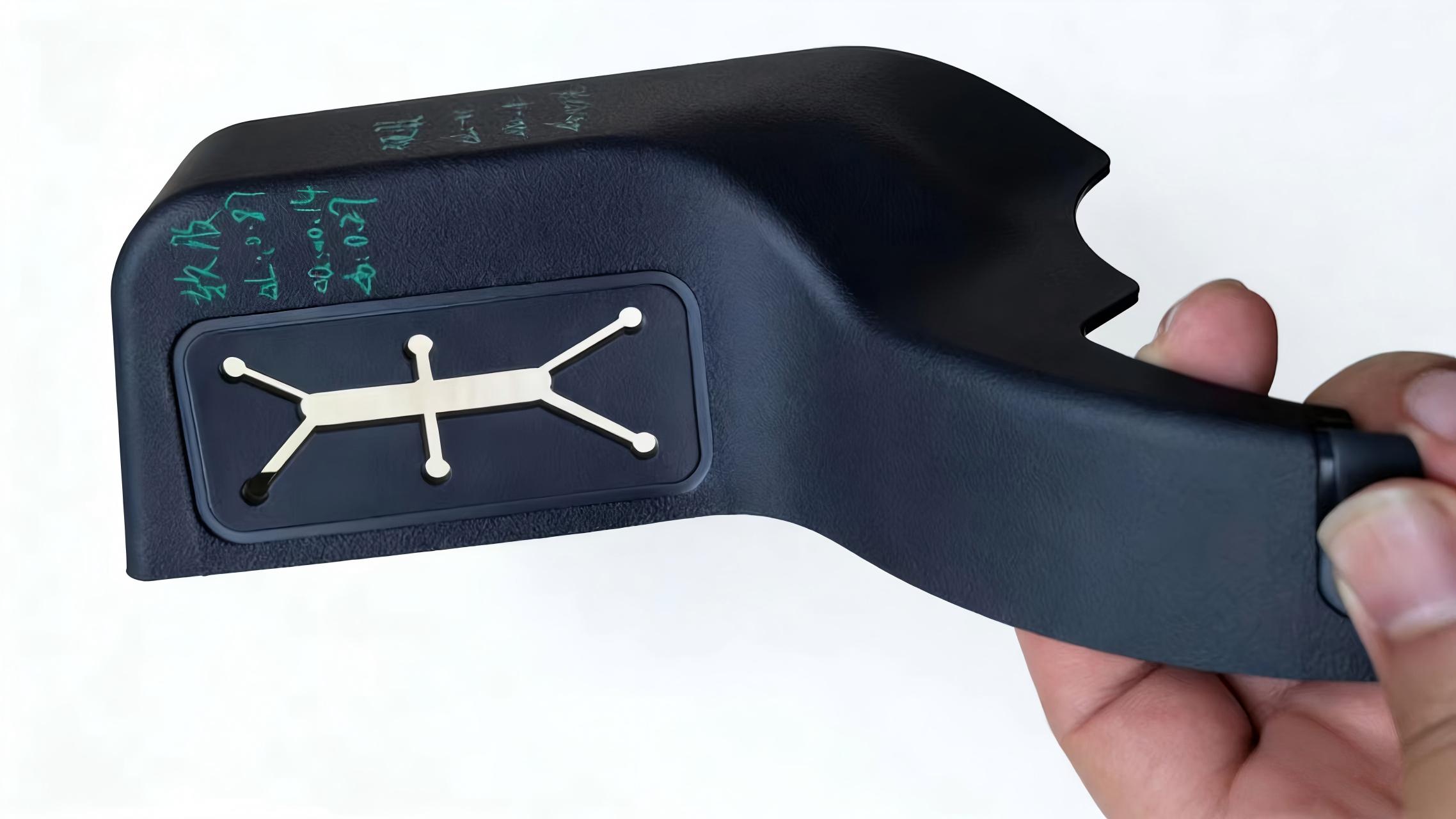  汽车座椅双色侧罩盖（TPV配色）